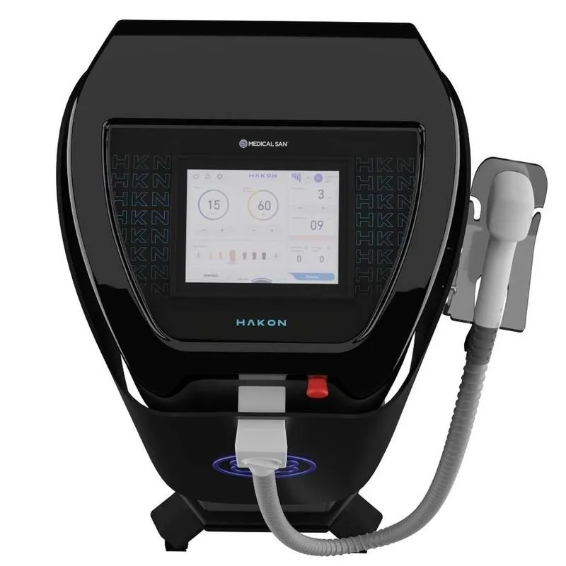 Equipamento de depilação a laser Hakon 4D na clínica Tamires Alves em Brasília